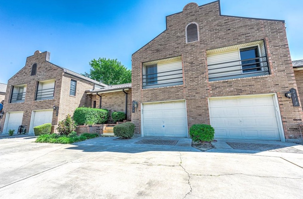 2314 Fairwind Dr, Houston, TX 77062-6227