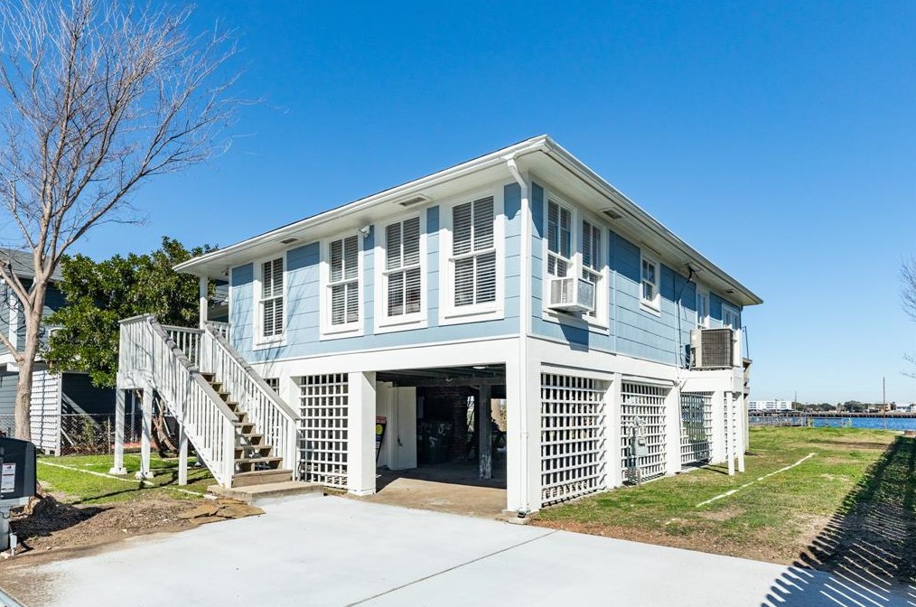 1606 Biovu Dr, Galveston, TX 77551