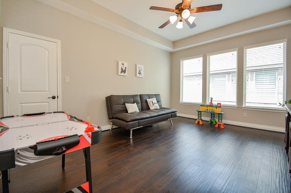 4607 Hickory Branch Ln, Sugar Land TX 77479 exterior