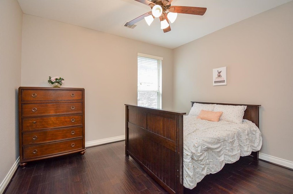 4607 Hickory Branch Ln, Sugar Land TX 77479 exterior