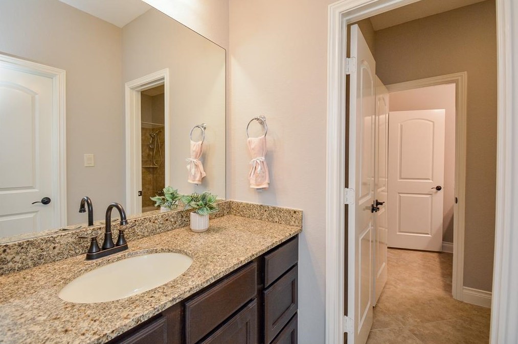 4607 Hickory Branch Ln, Sugar Land TX 77479 exterior