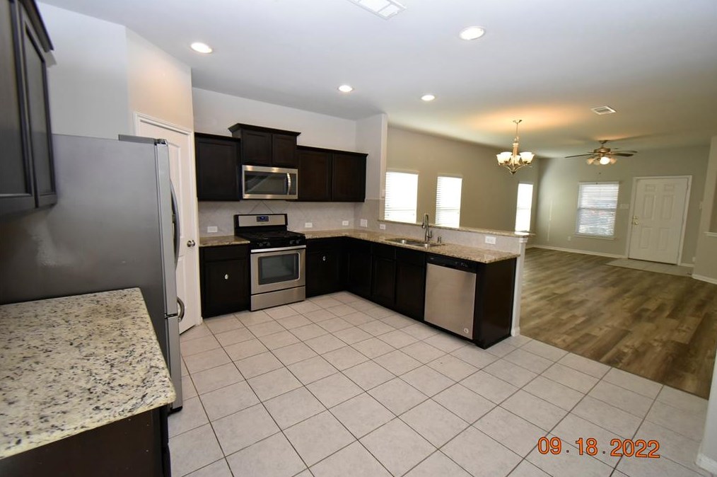 1912 Acaciawood Way, Houston TX  77051 exterior