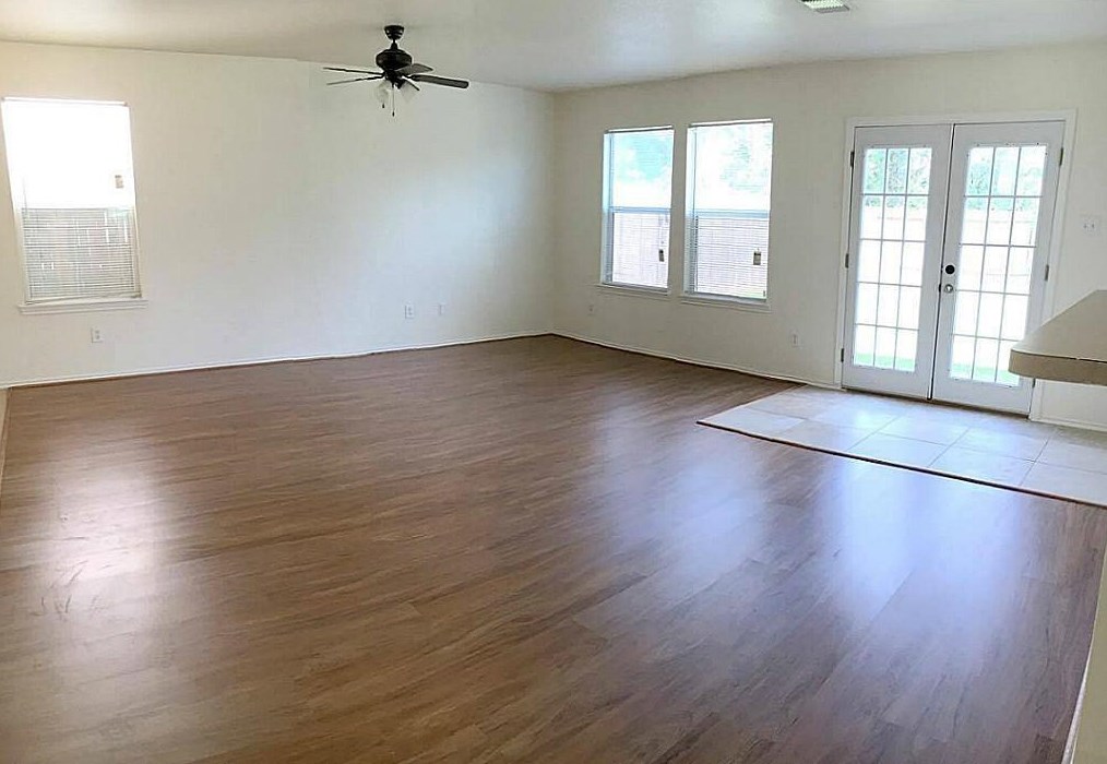 12438 Grossmount Dr, Houston, TX 77066-3235