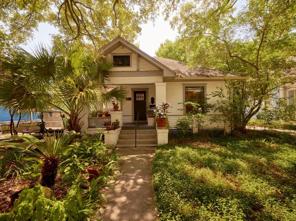 1231 Arlington St, Houston TX  77008-4568 exterior