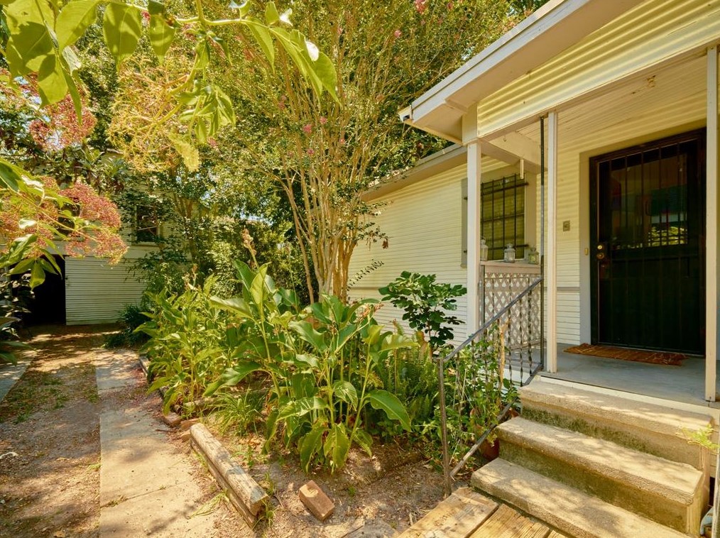 1231 Arlington St, Houston TX  77008-4568 exterior