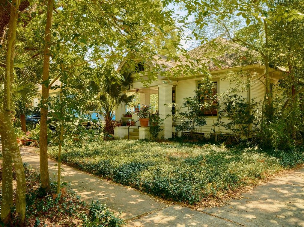 1231 Arlington St, Houston, TX 77008-7051