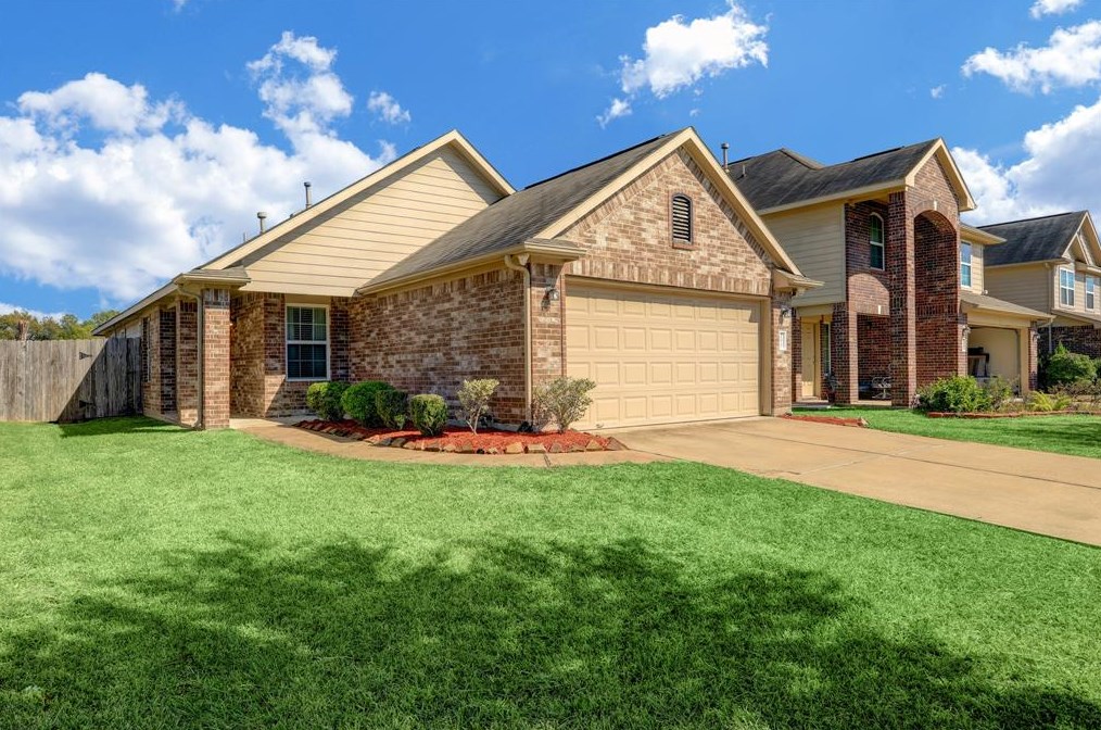 10927 Brittan Leaf Ln, Houston, TX 77034-2363