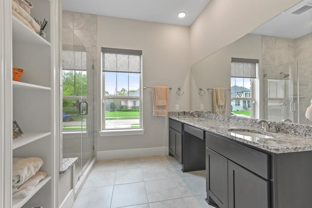 4955 Valkeith Dr, Houston TX  77096-4234 exterior