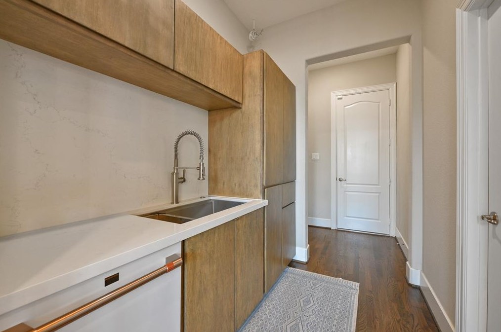 4955 Valkeith Dr, Houston TX  77096-4234 exterior