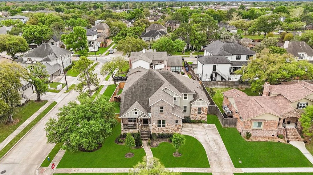 4955 Valkeith Dr, Houston, TX 77096-4234