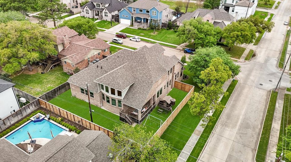 4955 Valkeith Dr, Houston TX  77096-4234 exterior