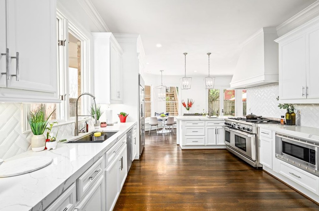 4115 Rice Blvd, Houston TX  77005-2622 exterior