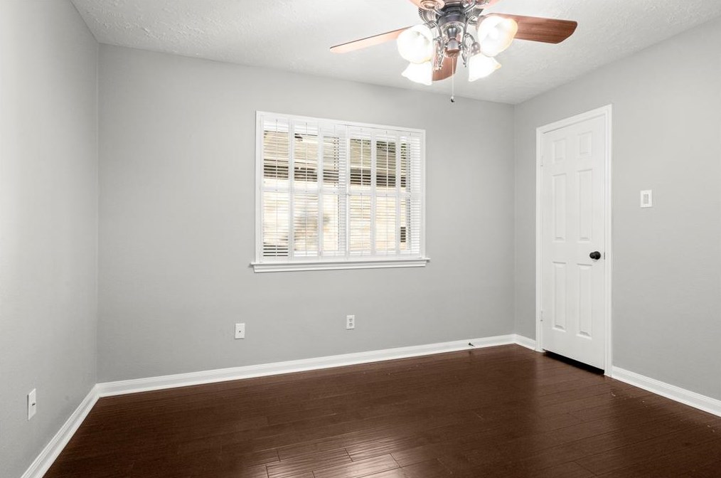 7334 Hearthstone Grn Dr, Houston TX  77095-3594 exterior