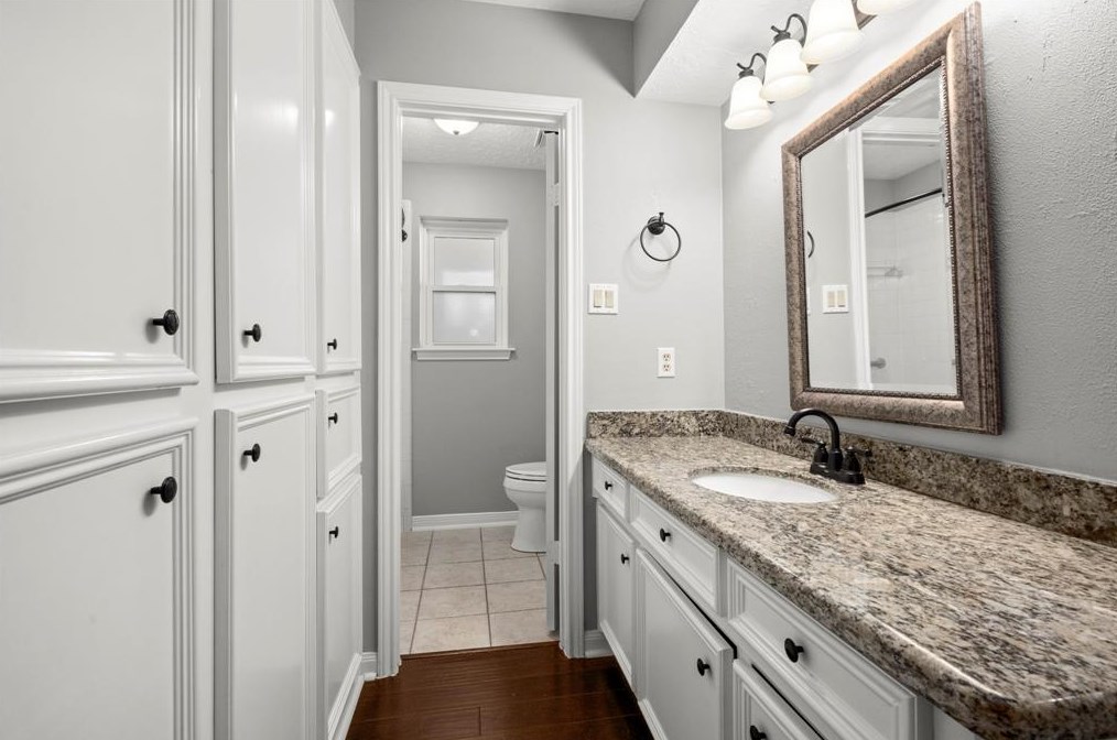 7334 Hearthstone Grn Dr, Houston TX  77095-3594 exterior