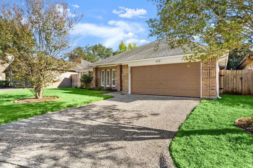 7334 Hearthstone Green Dr, Houston TX  77095-3523 exterior