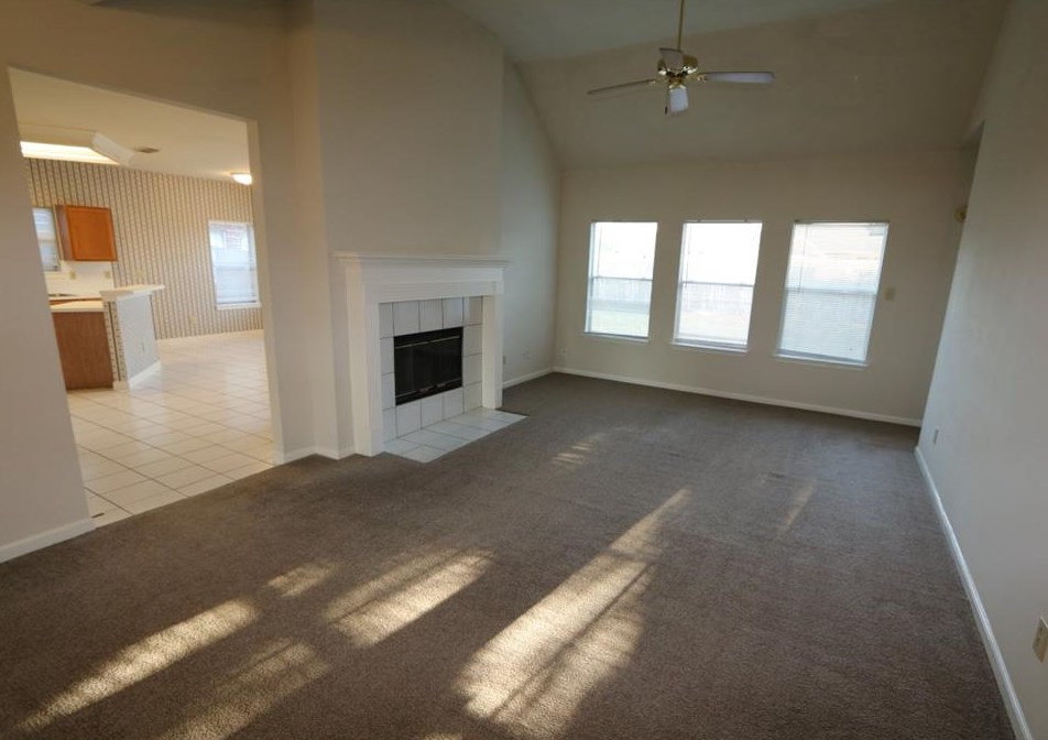 10223 Hedge Way Dr, Houston, TX 77065