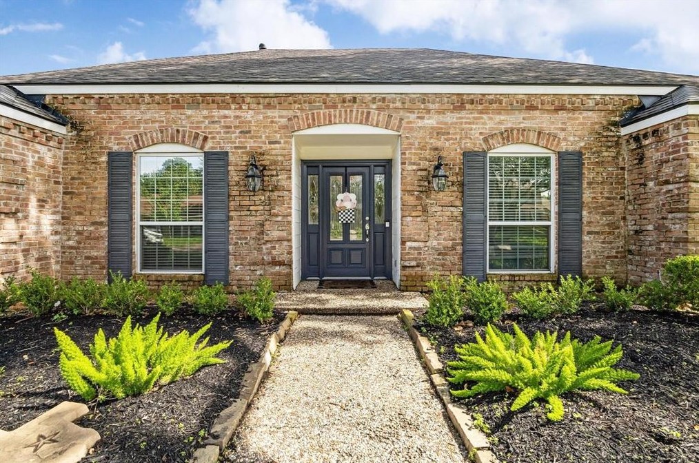 10823 Piping Rock Ln, Houston, TX 77042