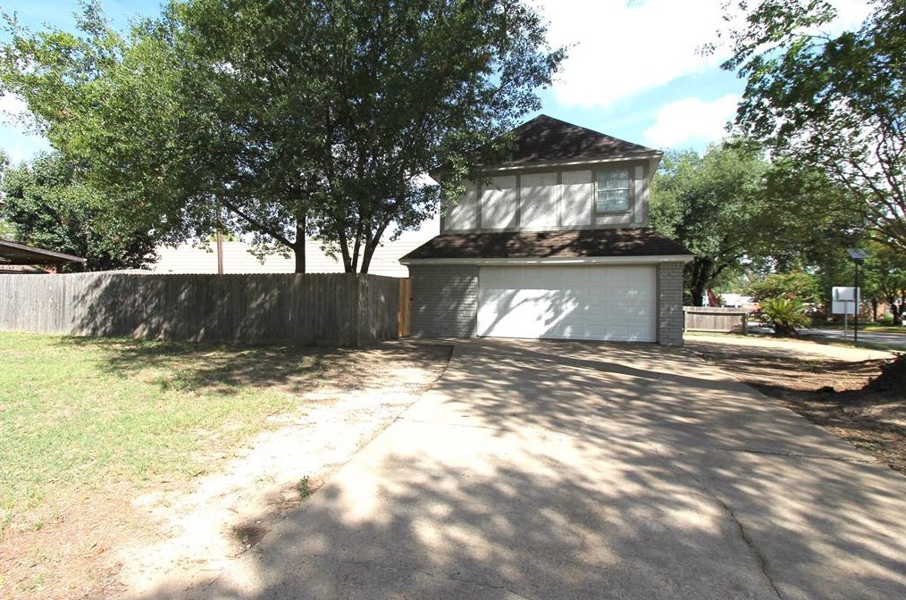 8302 Mentmore Dr, Spring, TX 77379
