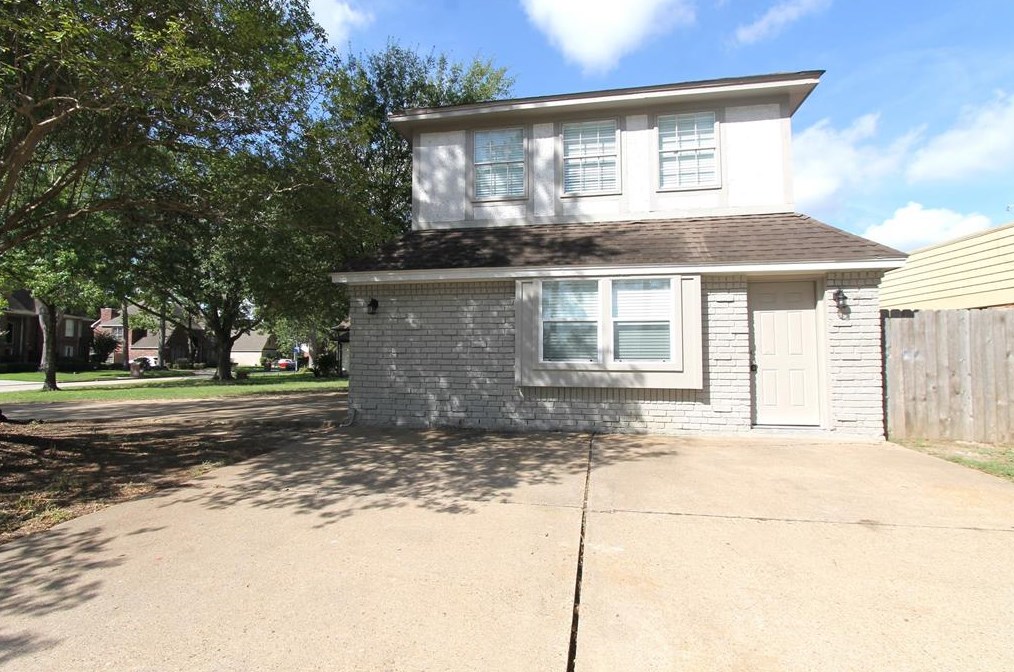 8302 Mentmore Dr, Spring TX  77379-6752 exterior