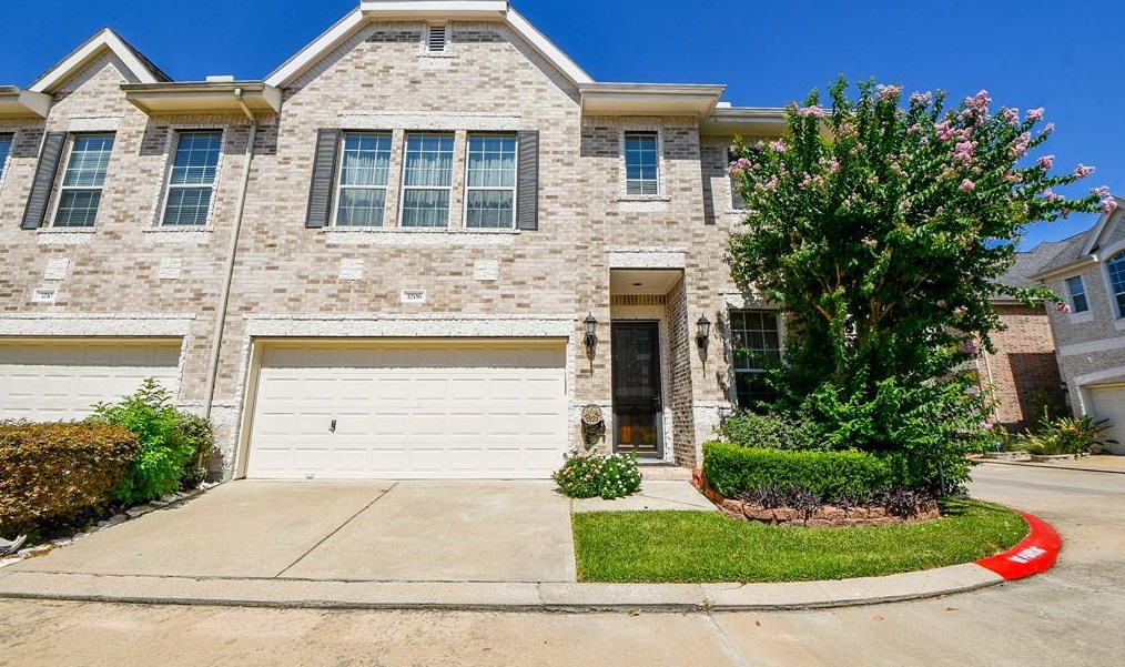 3206 Holly Thicket Dr, Houston, TX 77042
