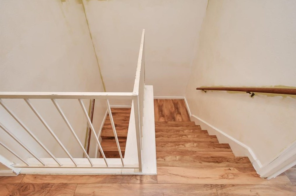 5764 Maple Hl, Houston TX 77088-6727 exterior