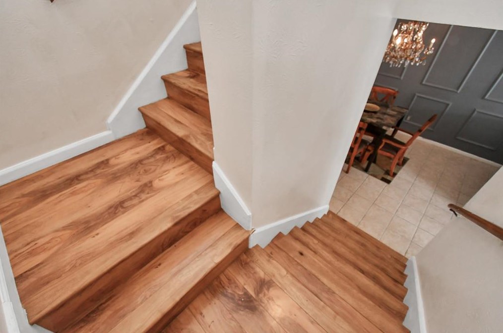 5764 Maple Hl, Houston TX 77088-6727 exterior