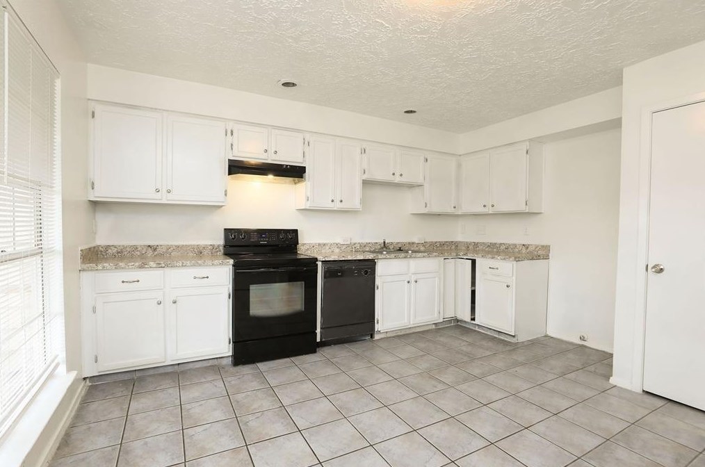 3215 Silverside Dr, Katy TX  77449-3913 exterior