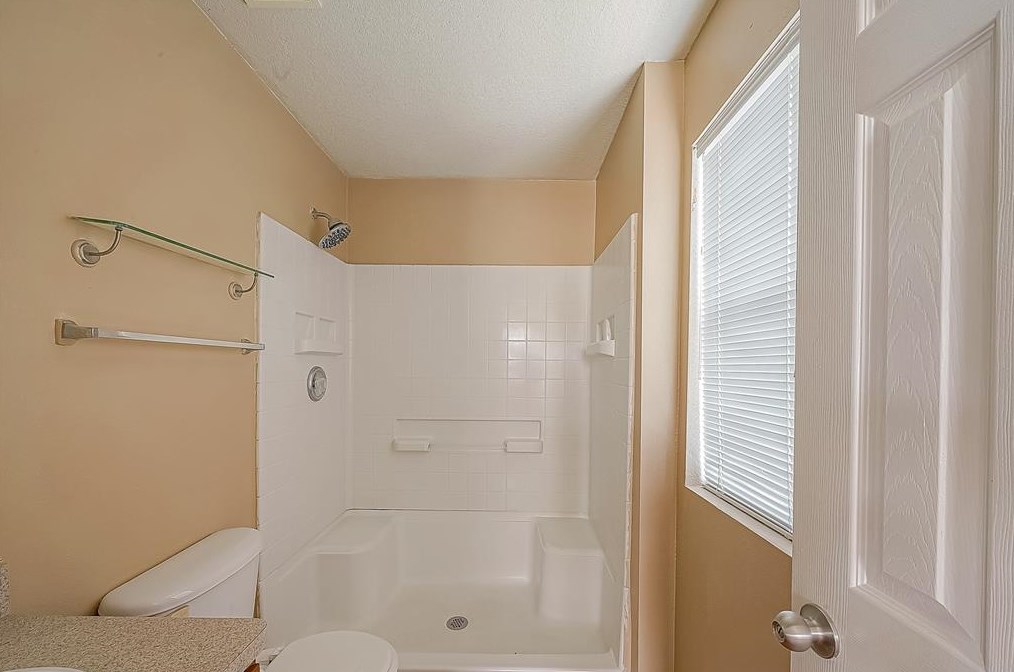 6231 Gillian Park Dr, Katy TX  77449-8530 exterior