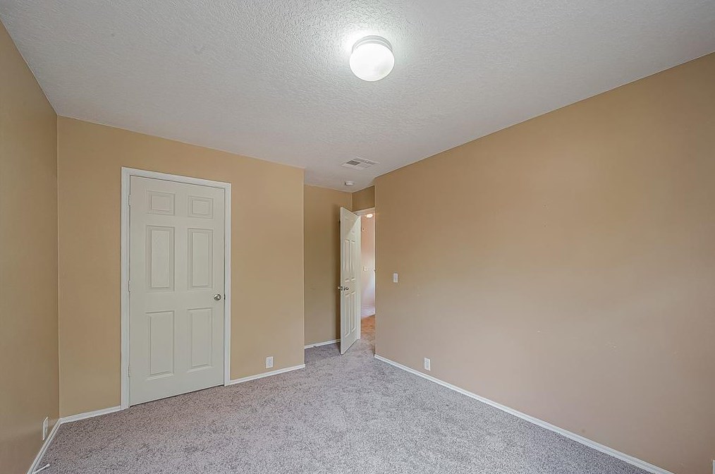 6231 Gillian Park Dr, Katy TX  77449-8530 exterior