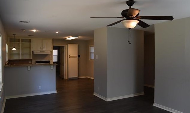 935 Parson Dr, Beaumont, TX 77706-6114