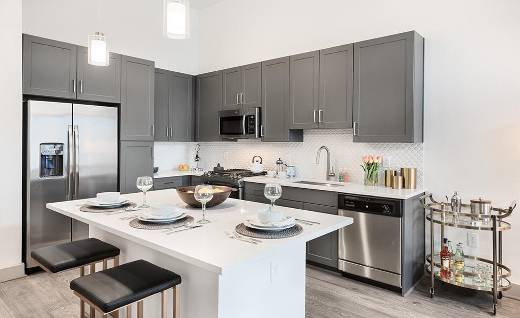 160 Birdsall St #1402, Houston, TX 77007