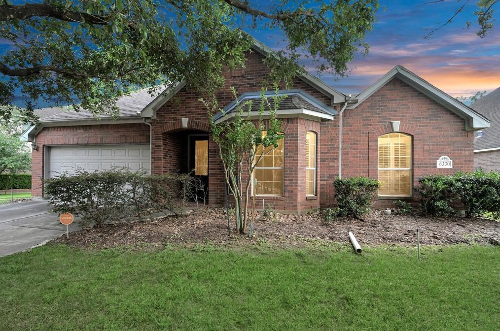 6330 Canyon Chase Dr, Richmond, TX 77469-6226