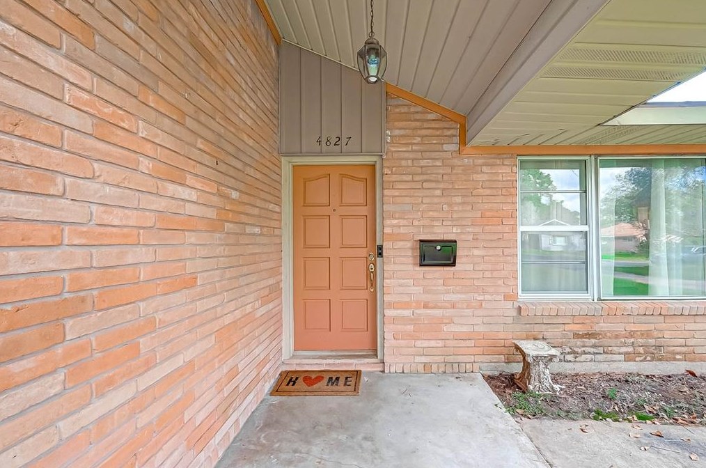 4827 Spellman Rd, Houston TX  77035-5907 exterior