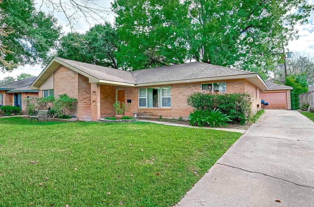 4827 Spellman Rd, Houston, TX 77035