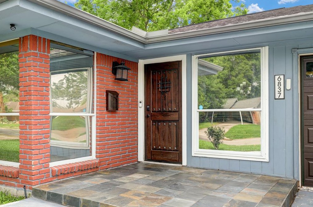 6837 Concho St, Houston, TX 77074
