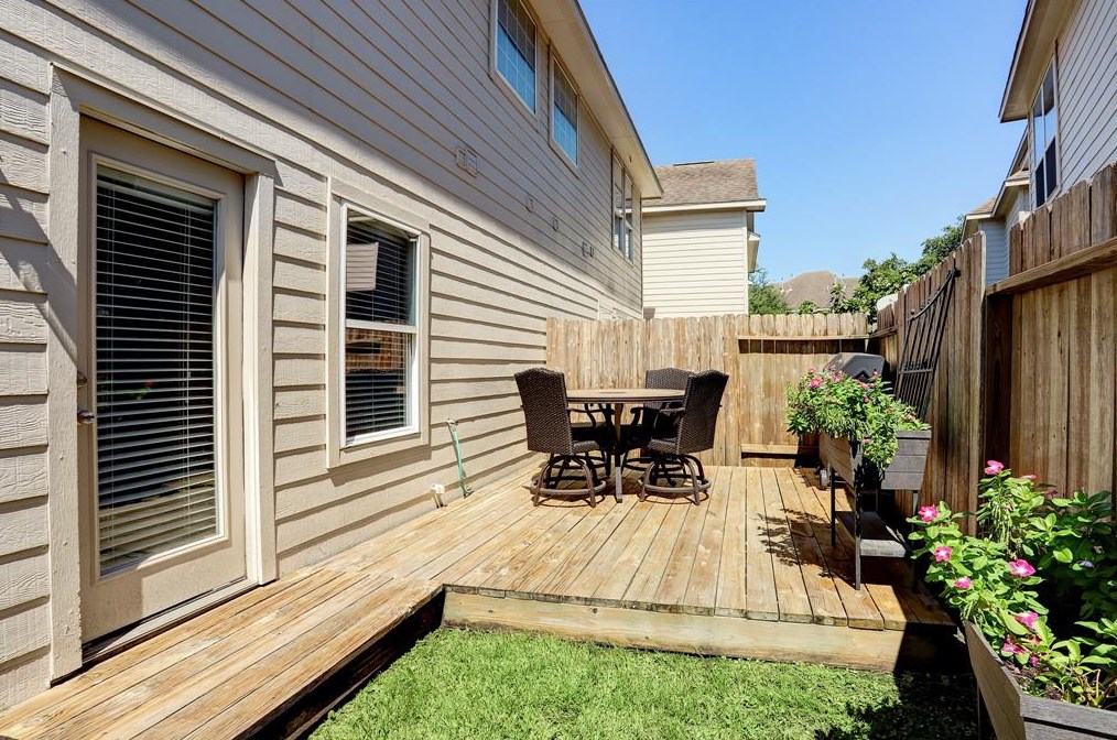6222 Skyline Dr, Houston, TX 77057-7032
