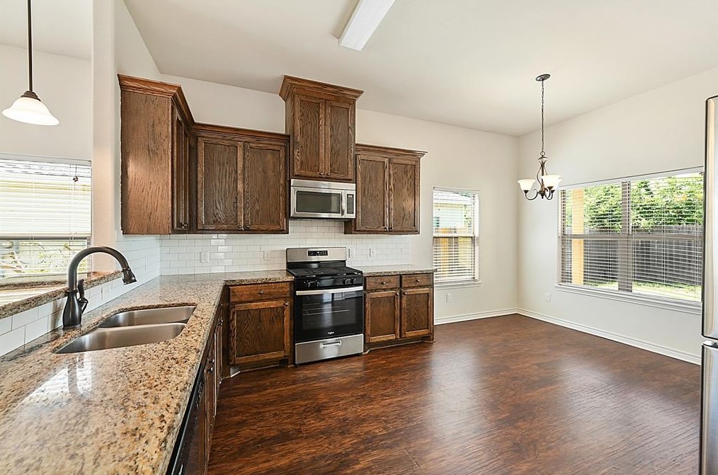 930 28th St, Bryan TX  77803-3127 exterior