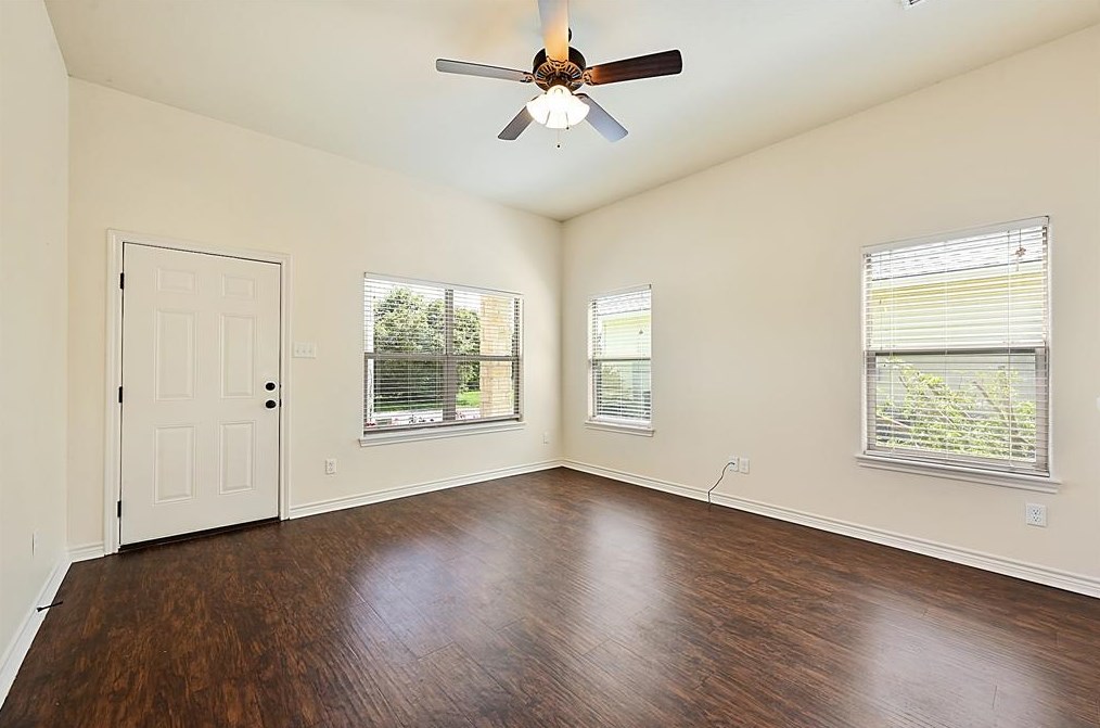 930 W 28th St, Bryan, TX 77803