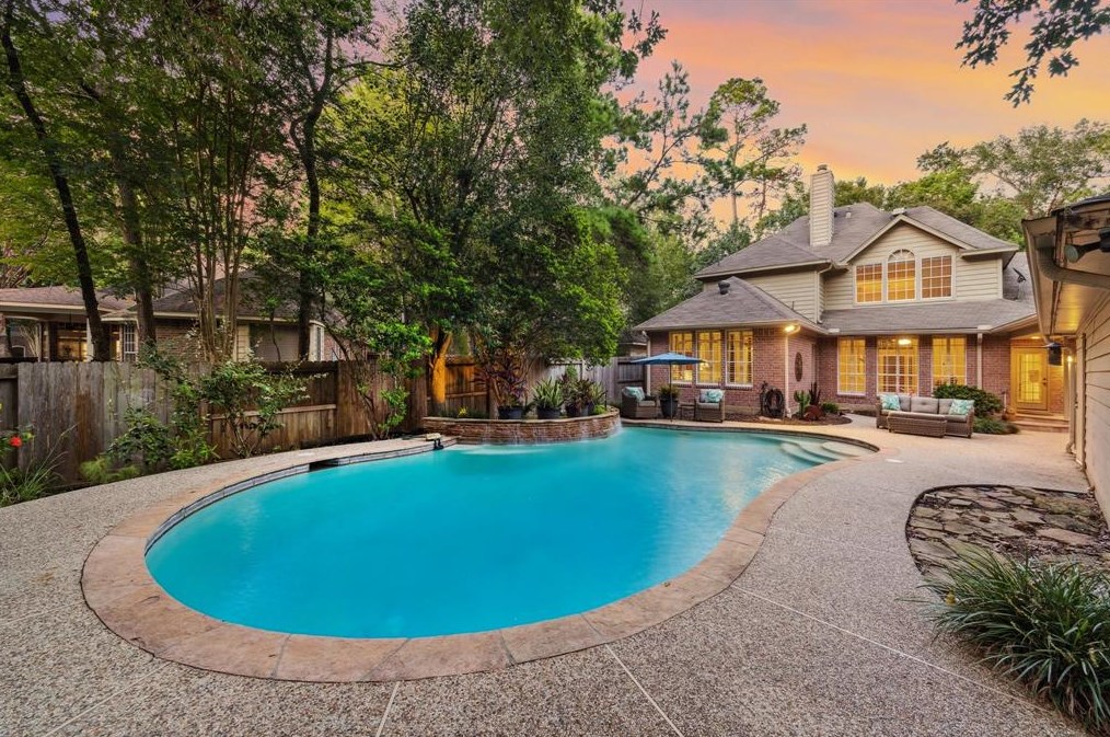 15 Magnolia Shadows Pl, Spring, TX 77382