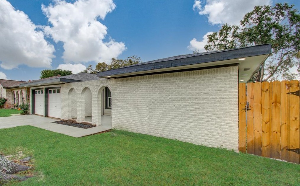 9406 Autauga St, Houston, TX 77080