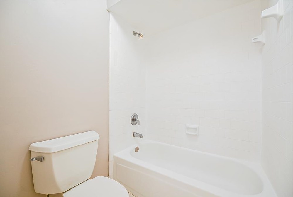 15923 Echo Lodge Dr, Houston TX  77095-4074 exterior