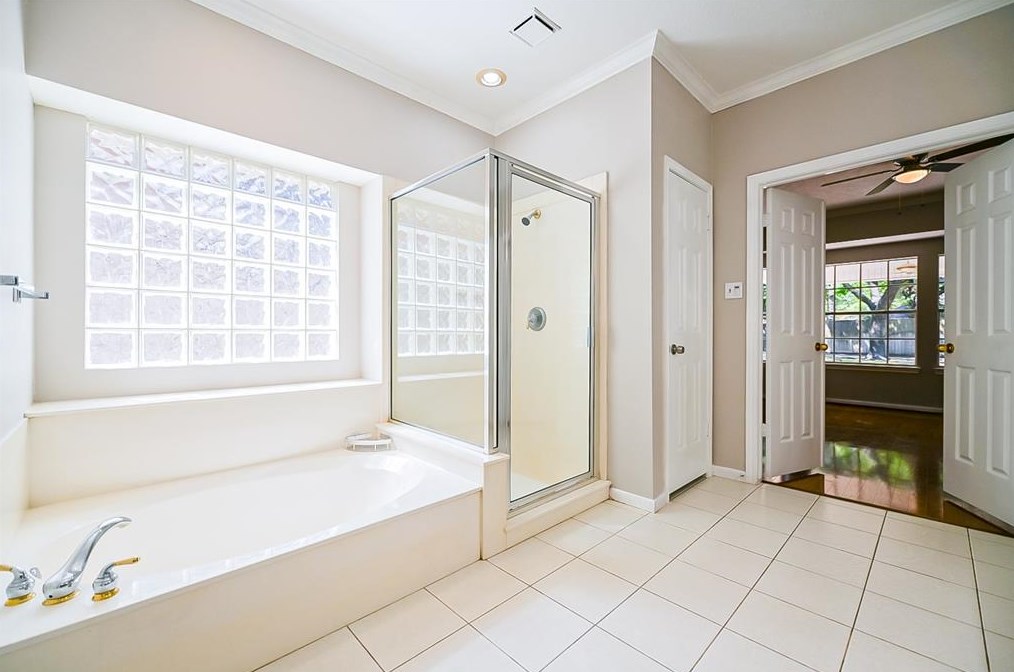 15923 Echo Lodge Dr, Houston TX  77095-4074 exterior