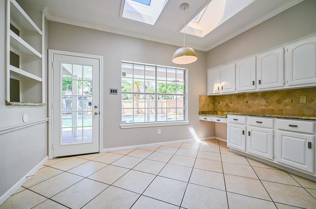 15923 Echo Lodge Dr, Houston TX  77095-4074 exterior