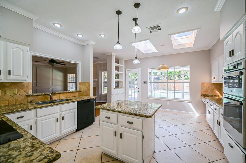 15923 Echo Lodge Dr, Houston TX  77095-4074 exterior