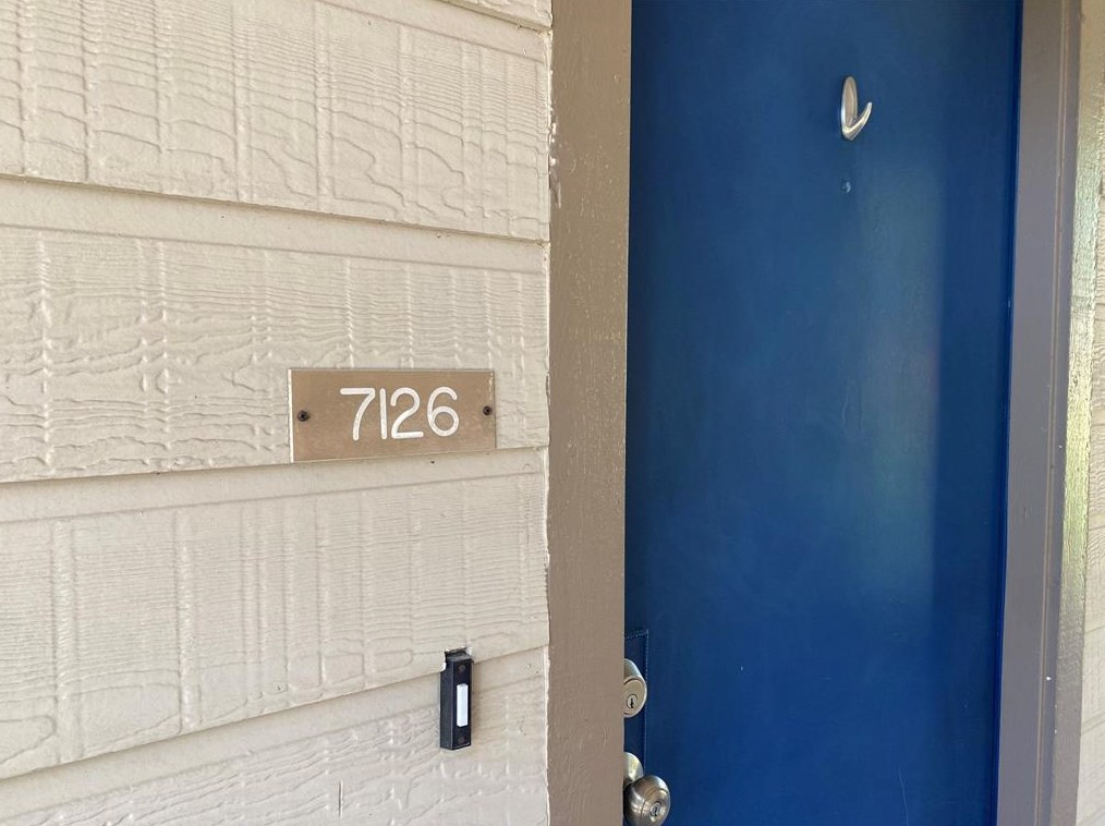 7126 N Holiday Dr, Galveston, TX 77550