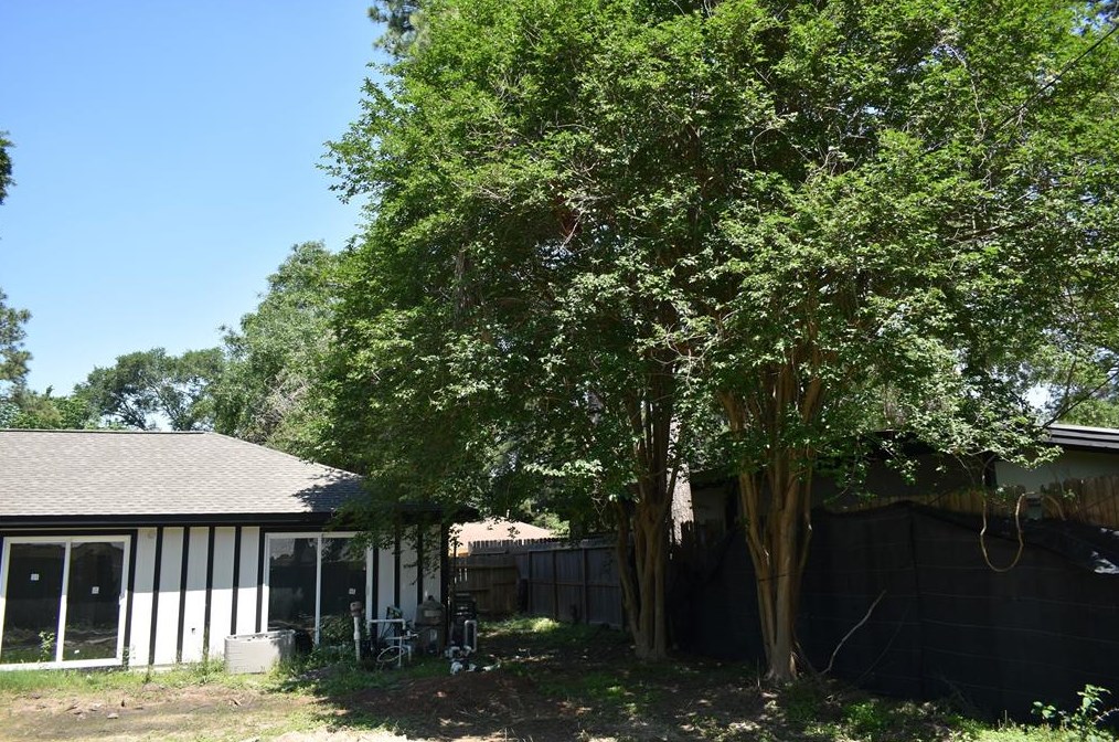 10303 Eddystone Dr, Houston TX  77043-3326 exterior
