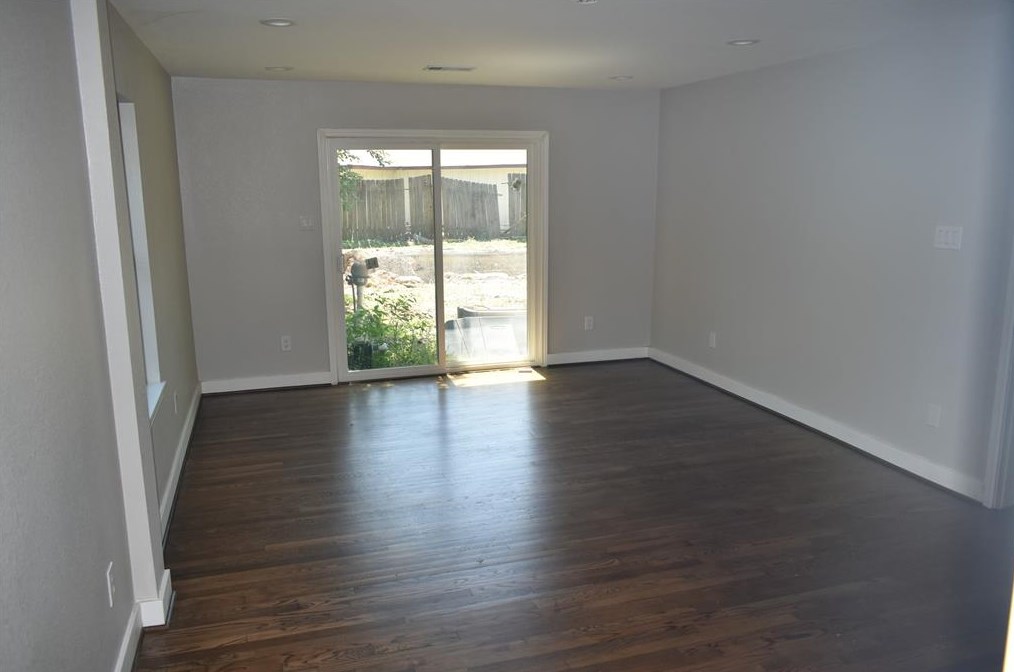 10303 Eddystone Dr, Houston TX  77043-3326 exterior