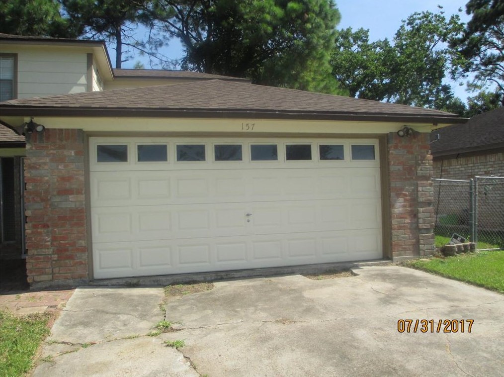 157 Bastrop St, Angleton, TX 77515