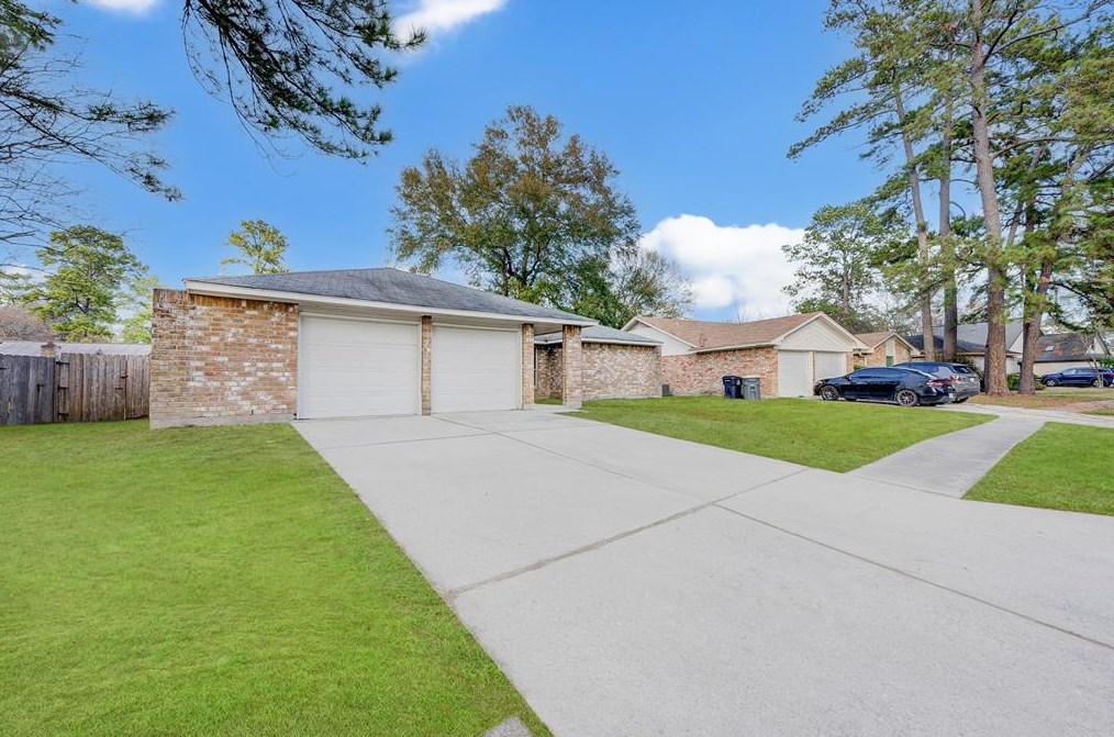 5211 Sweetwind Ln, Spring, TX 77373