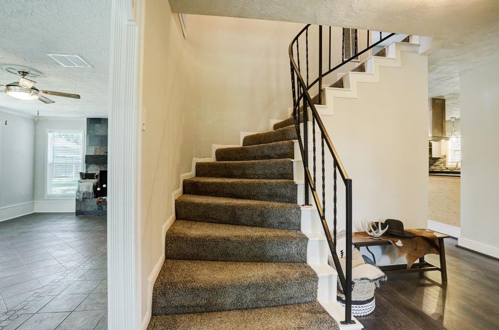 327 Applewhite Dr, Katy, TX 77450-1709